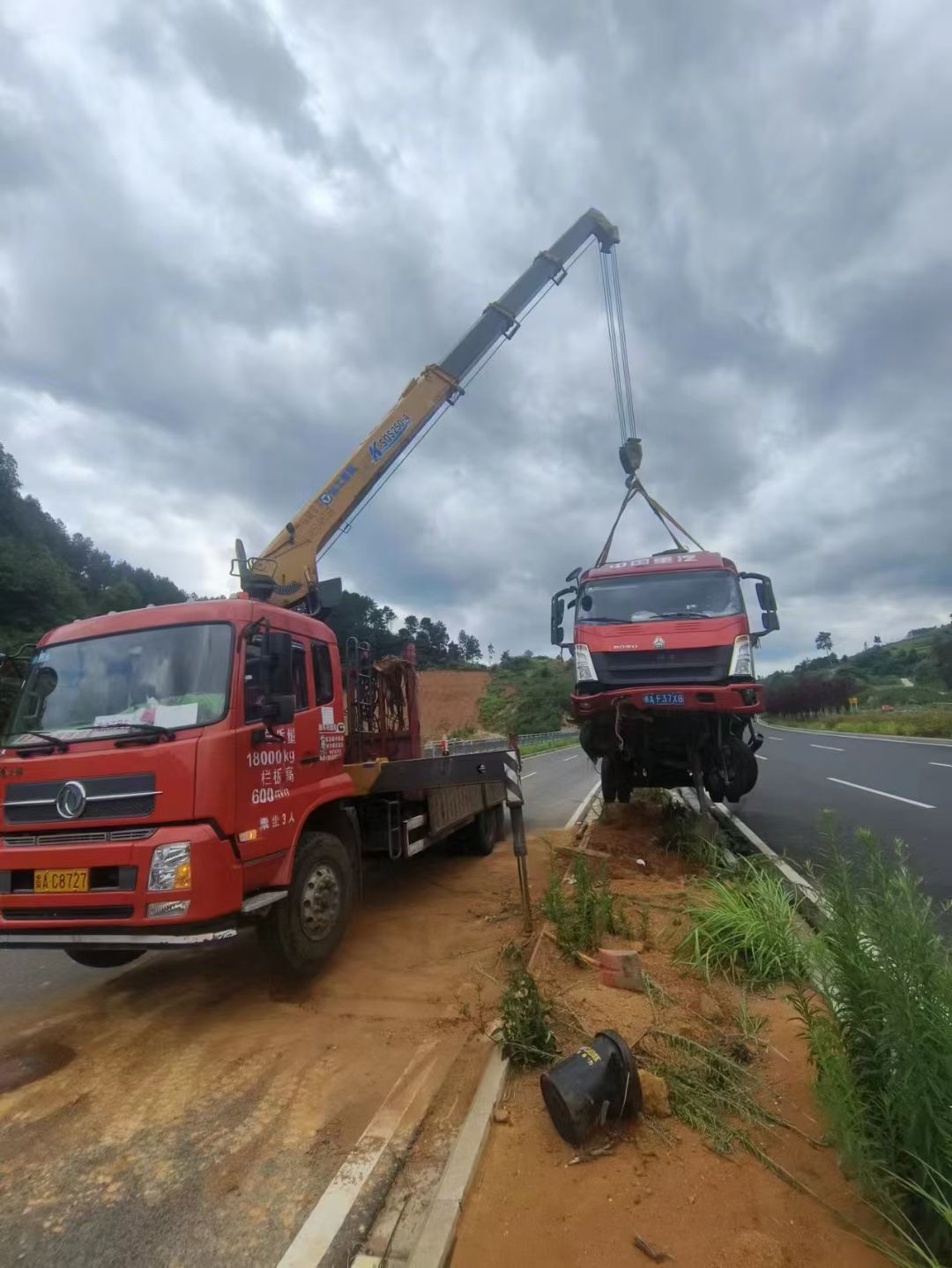 余江区吊车出租公司在日常生活中对吊车要怎样检查