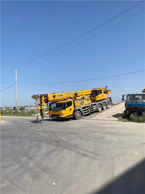 余江区吊车作业时，可能会产生哪些额外收费项目？