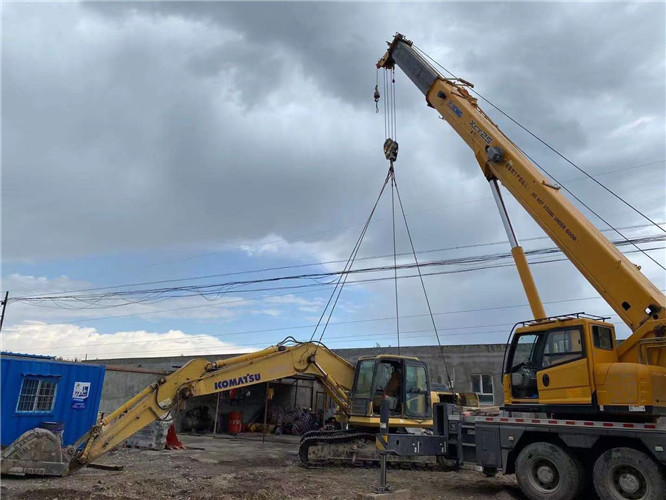 余江区25吨吊车的工作半径是多少？