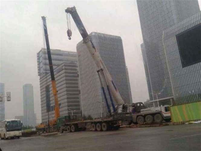余江区25吨吊车能吊多重设备？