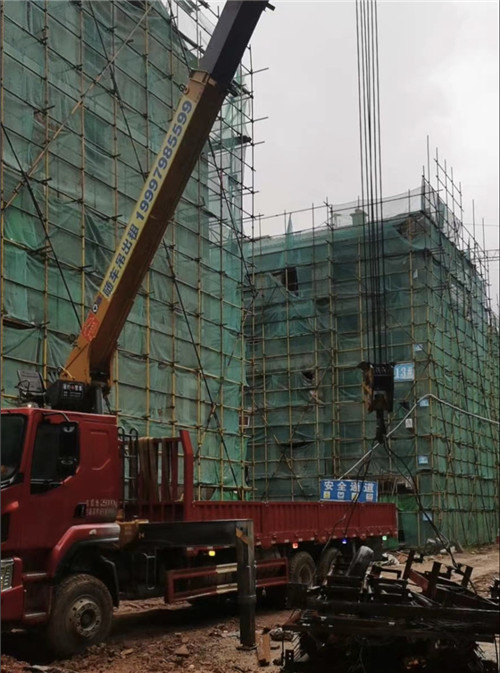 余江区“慢工细活”—— 吊车的 “微动控制” 技术
